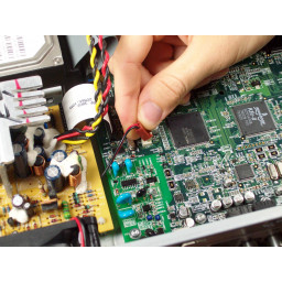 Замена вентилятора TiVo серии 2 TCD24008A